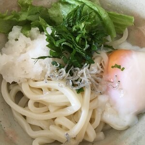 麺つゆで簡単！おろしぶっかけ温玉うどん